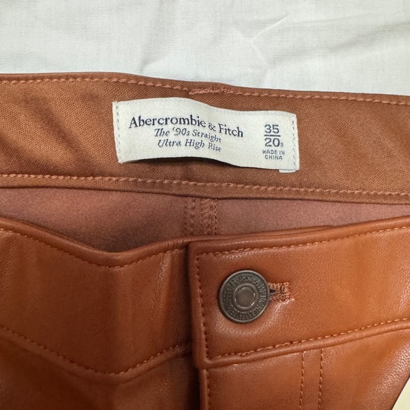 Abercrombie Vegan Leather 90s Straight Pant in Brown size 35/20R Ultra high rise - Picture 2 of 4